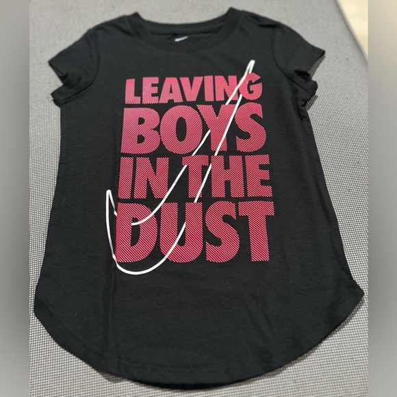 Girls Nike short sleeve tee - Picture 1 of 2